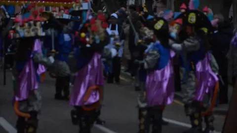 toro carnaval ni&ntilde;os desfile_66