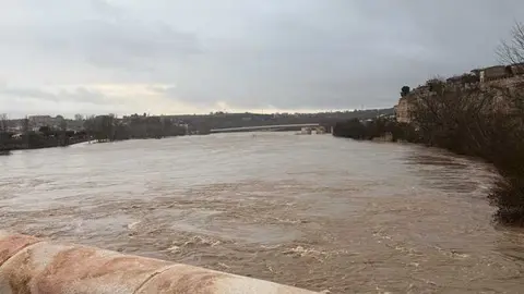 el r&iacute;o Duero a su paso por Zamora en un d&iacute;a nublado _15