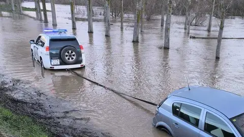La Guardia Civil auxilia a un conductor