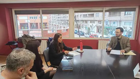 Podemos se reune con el comit&eacute; de empresa del 112