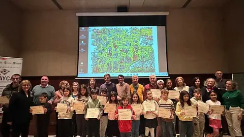 Entrega diplomas concurso dibujo AZAYCA