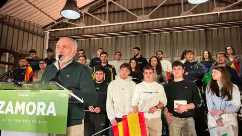 Mitin Vox Zamora Santiago Abascal y Carlos Poll&aacute;n _5