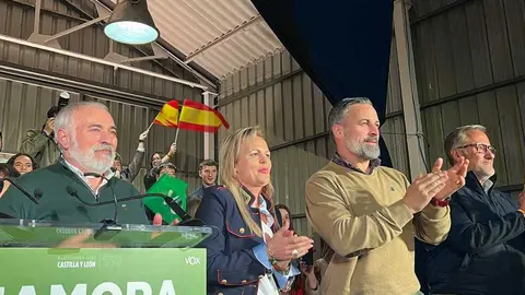 Mitin Vox Zamora Santiago Abascal y Carlos Poll&aacute;n _11