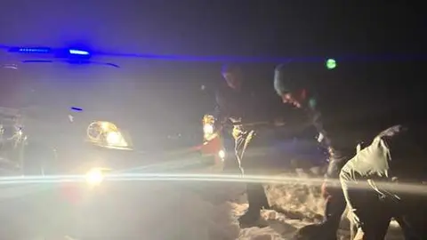 Dos j&oacute;venes rescatados en la nieve