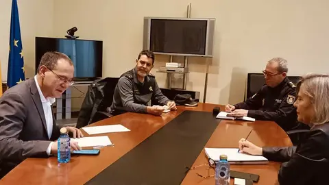 Reuni&oacute;n del subdelegado con las FCSE