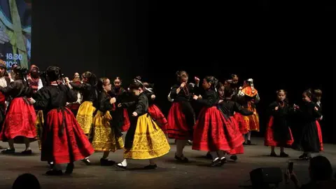 Festival Infantil de Folclore Do&ntilde;a Urraca_10