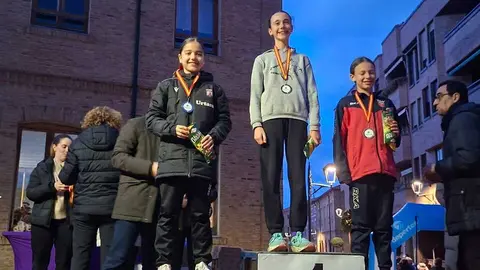 Podio de Trail Running sub 14