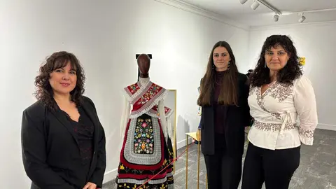 Exposici&oacute;n Puntadas de una vida Toro (1)