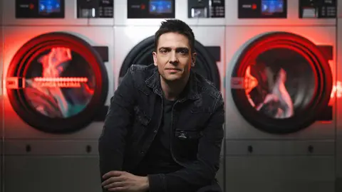 MIGUEL &Aacute;LVAREZ INADAPTADO AHORA VENID AQU&Iacute;