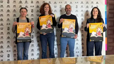 presentaci&oacute;n feria del libro de Toro