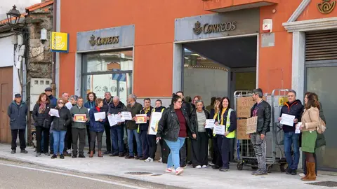Vecinos arropan a los carteros de Aliste en sus reivindicaciones