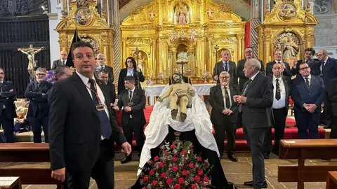 rito de entrada Nuevos Hermanos Santo Entierro _3