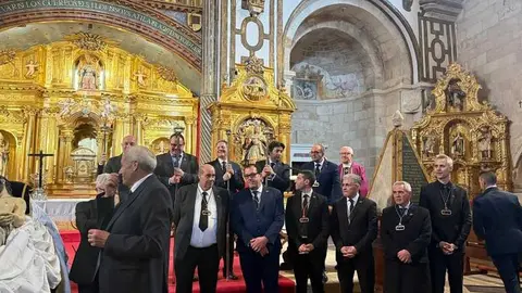 rito de entrada Nuevos Hermanos Santo Entierro _4