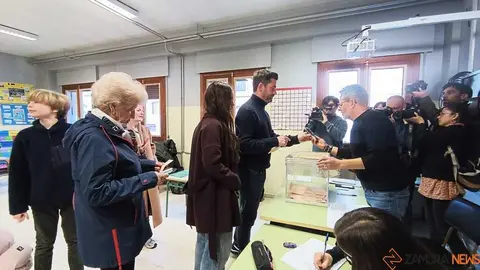Antidio Fag&uacute;ndez vota elecciones 15M 