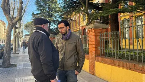 Miguel &Aacute;ngel Llamas vota elecciones 15M _2