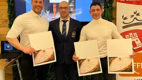 Rub&eacute;n Prieto y Juan Carlos Seronero con sus premios