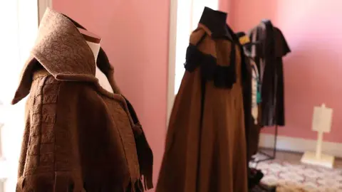 Capas Ib&eacute;ricas e indumentaria tradicional de la provincia de Zamora (2)