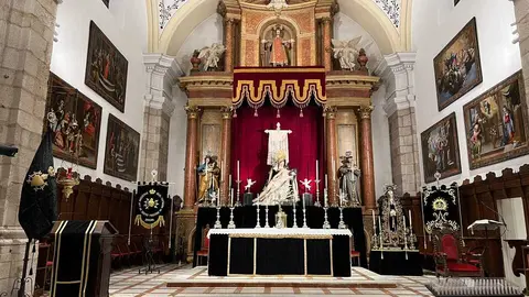 Altar San Vicente Martir Noverario Nuestra Madre - imagen redes de la Cofrad&iacute;a