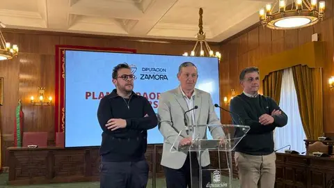 V&iacute;ctor L&oacute;pez, Javier Fa&uacute;ndez y Ramiro Silva 