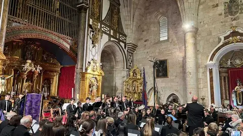 Concierto marchas procesionales Capas Pardas 