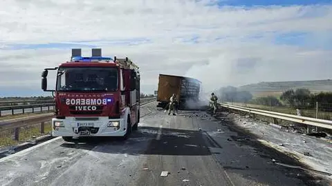 colisi&oacute;n de dos camiones  (1)