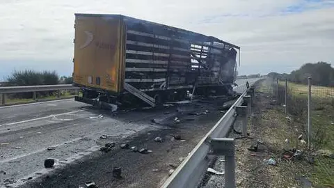 colisi&oacute;n de dos camiones  (7)