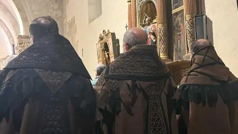 entrada nuevos hermanos Capas Pardas 