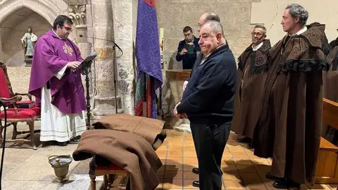 entrada nuevos hermanos Capas Pardas _3