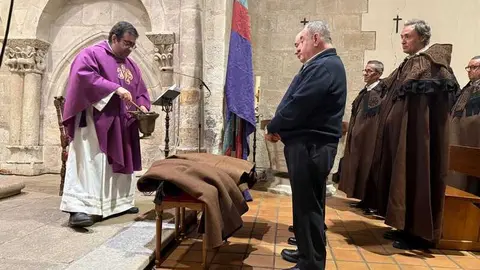 entrada nuevos hermanos Capas Pardas _5