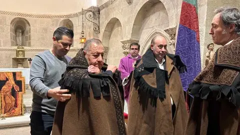 entrada nuevos hermanos Capas Pardas _6