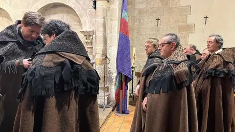 entrada nuevos hermanos Capas Pardas _10