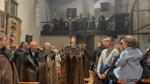 entrada nuevos hermanos Capas Pardas _2