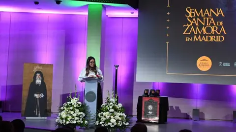 Foto 1 Yanela Clavo pregonera 2026