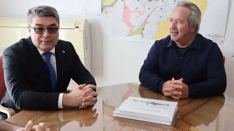 Visita C&oacute;nsul General Ruman&iacute;a (4)