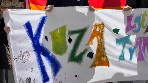 Manifestaci&oacute;n Kuza contra la transfobia_16