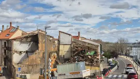 Derribo calle Puente segundo edificio