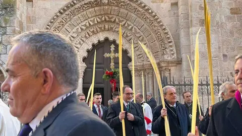 Bendici&oacute;n de palmas Obispo _18