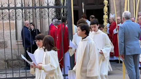 Bendici&oacute;n de palmas Obispo _25