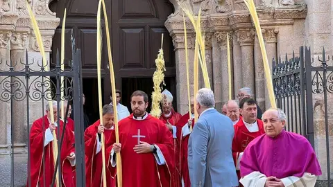 Bendici&oacute;n de palmas Obispo _26