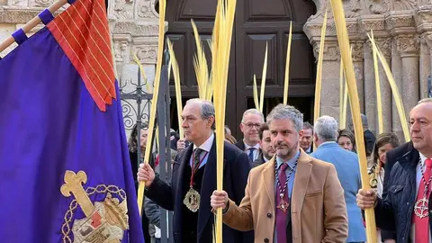 Bendici&oacute;n de palmas Obispo _30