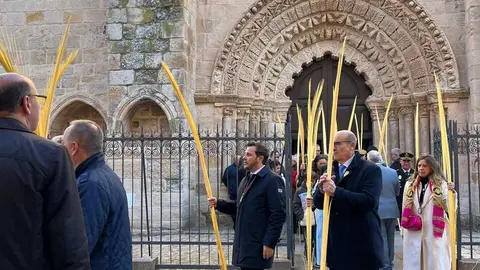 Bendici&oacute;n de palmas Obispo _34