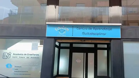 Exterior del centro de aprendizaje en la calle Arapiles