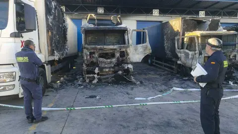 Investigaci&oacute;n seis camiones calcinados centro de transortes de Benavente