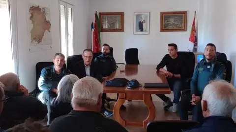 Reuni&oacute;n del subdelegado con el alcalde de Villalcampo