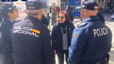 Polic&iacute;as Nacional y portuguesa