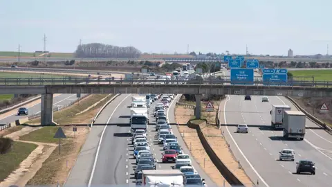Retenciones en la autov&iacute;a. Foto de Archivo