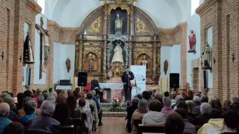 Pedraza en el concierto en la iglesia de Villalobos, Foto Interbenavente