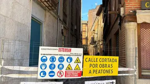 Calle cortada por obras