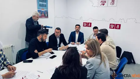 Reuni&oacute;n de Daniel de la Rosa con ejecutiva del PSOE de Zamora