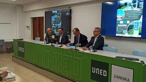 Uned Zamora. camino de Santiago